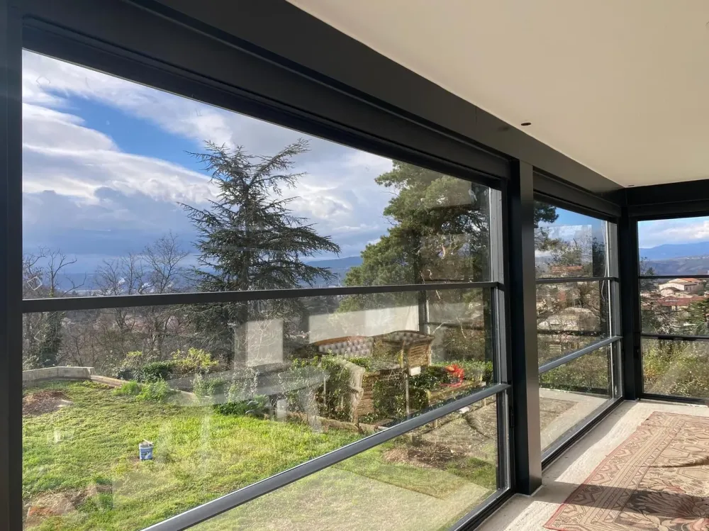 porte-fenetre-design-jura.jpg